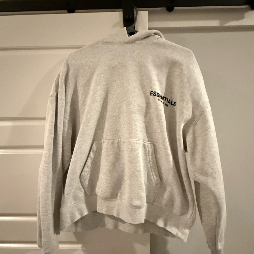 Essentials Men's Light Gray Crewneck Pullover Sweatshirt - small - Picture 1 of 2